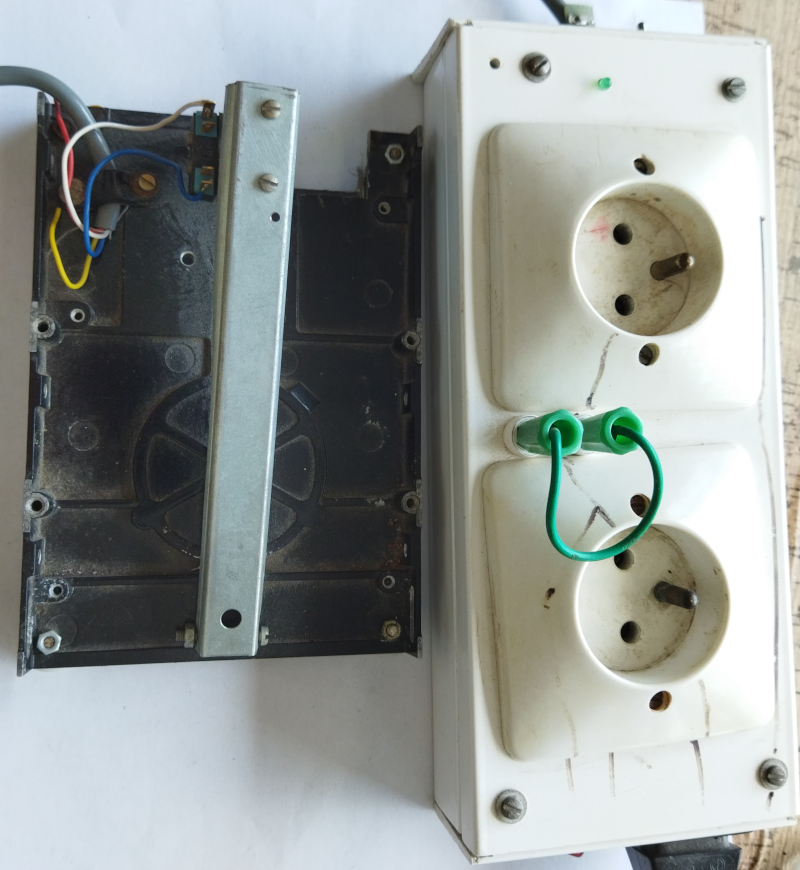 photo de la  commande de contact par le pied